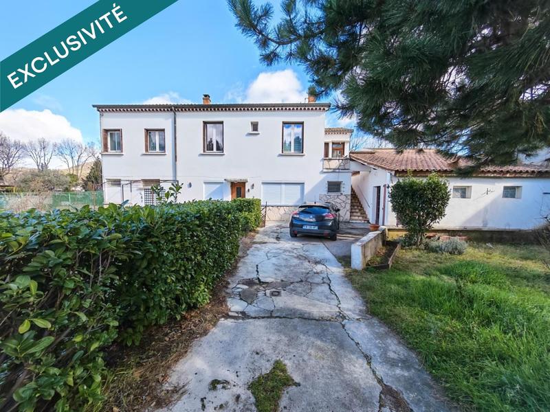 Maison - 230 m² - 9 pièces