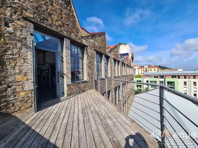 Loft - 175 m² - 5 pièces