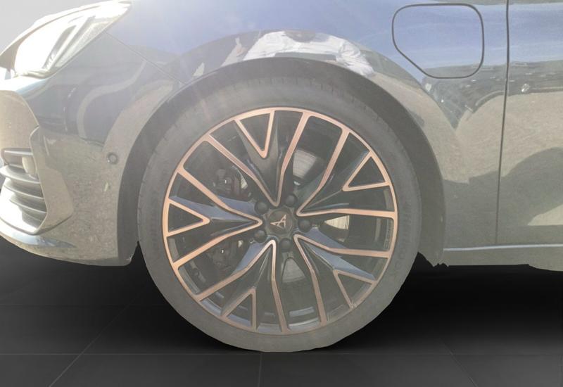 Cupra Leon Sportstourer Vz 245 Hybride Rechargeable / Jantes 19" Volant Supersport Caméra de Recul Keyless Pack Xl