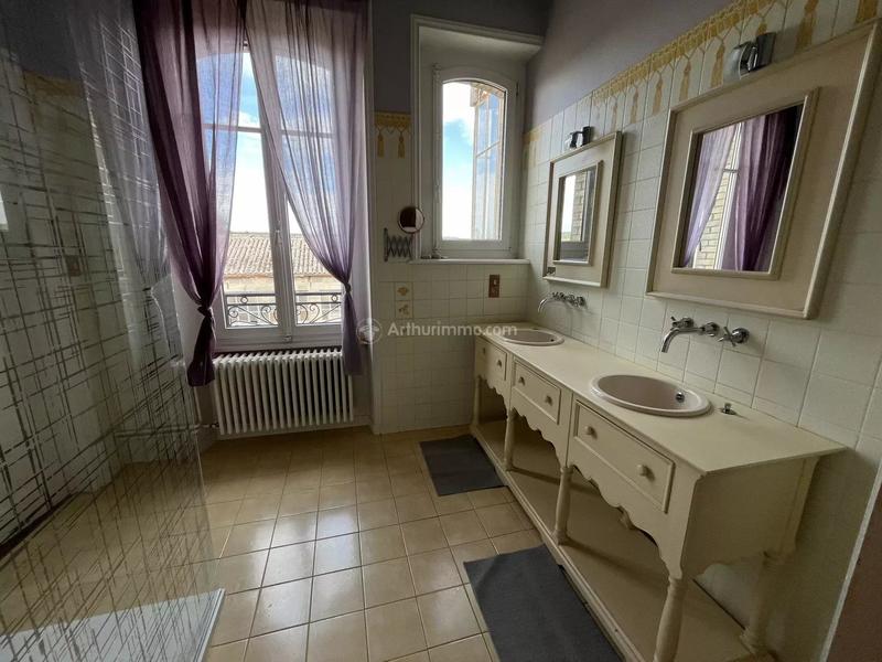 Maison - 323 m² - 10 pièces