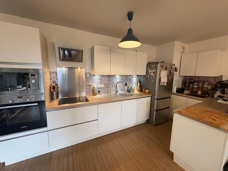 Appartement - 90 m² - 4 pièces