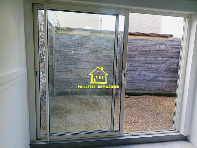 Loft - 65 m² - 2 pièces