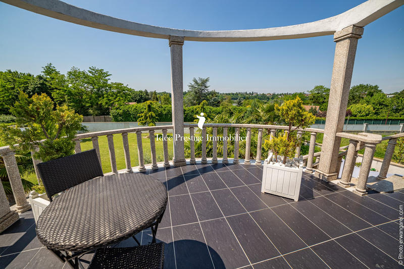 Maison contemporaine - 574 m² - 15 pièces