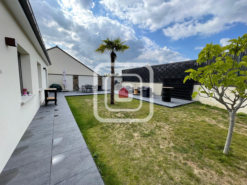 Maison - 104 m² - 5 pièces