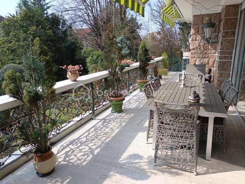 Maison d'architecte - 212 m² - 7 pièces