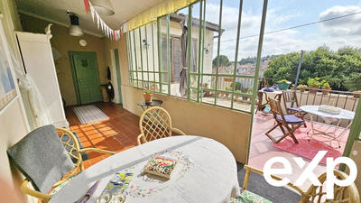 Maison traditionnelle - 205 m² - 7 pièces