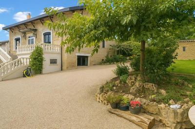 Maison - 279 m² - 8 pièces