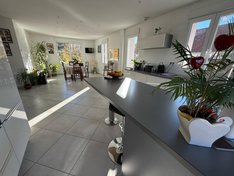 Propriété - 220 m² - 8 pièces