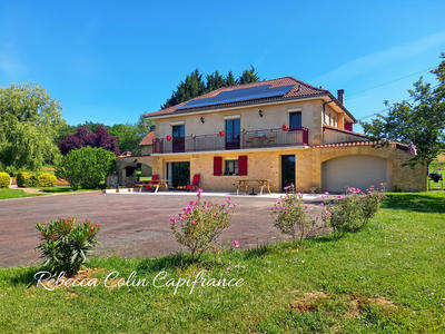 Maison - 199 m² - 9 pièces