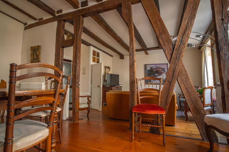 Maison - 202 m² - 8 pièces