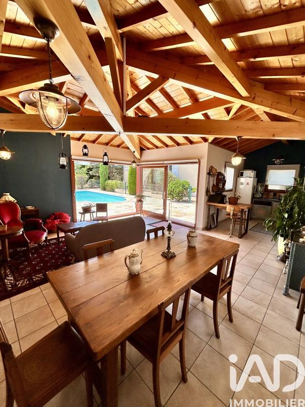 Maison - 180 m² - 8 pièces