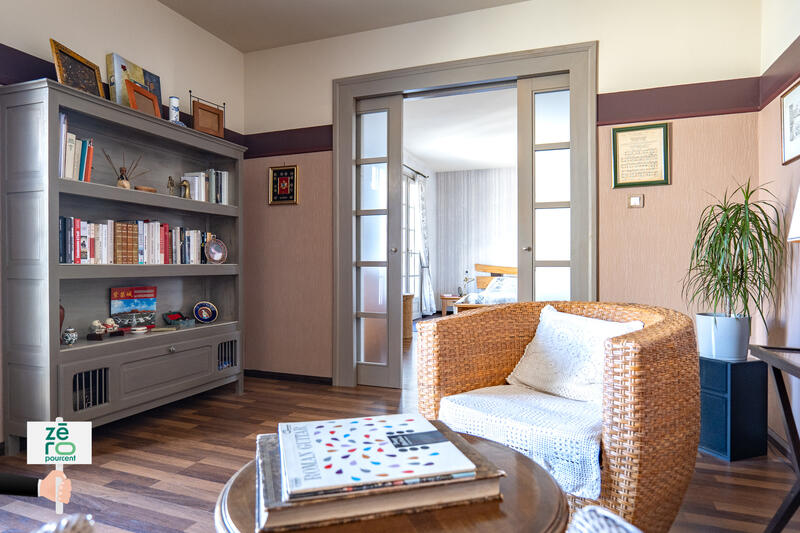 Maison - 202 m² - 7 pièces