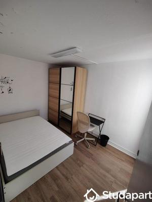 Chambre - 11 m² - 1 pièce