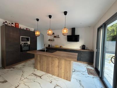 Maison - 183 m² - 7 pièces