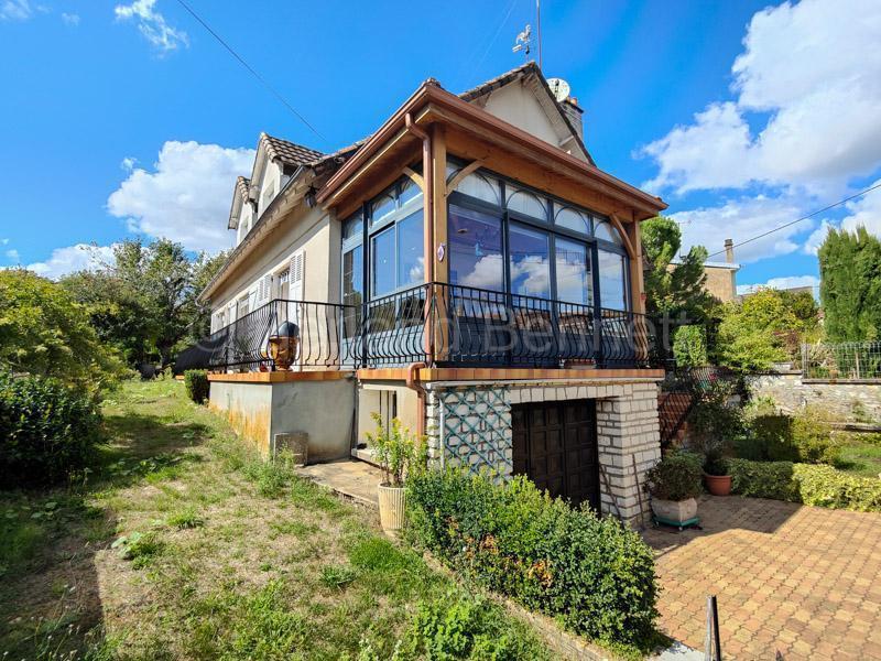 Maison - 203 m² - 11 pièces