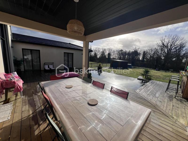 Maison - 190 m² - 8 pièces