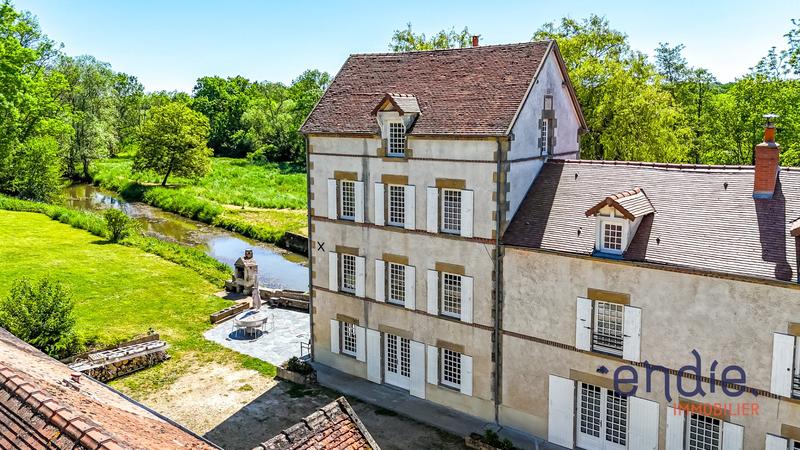 Maison - 450 m² - 16 pièces