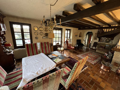 Maison - 185 m² - 8 pièces