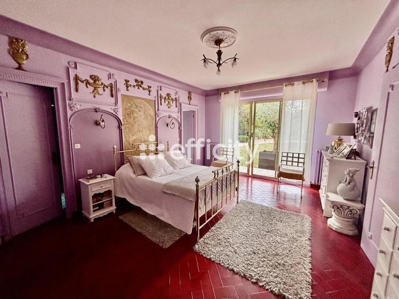 Villa - 340 m² - 15 pièces