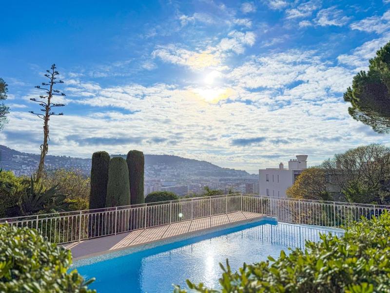 Appartement - 98 m² - 3 pièces