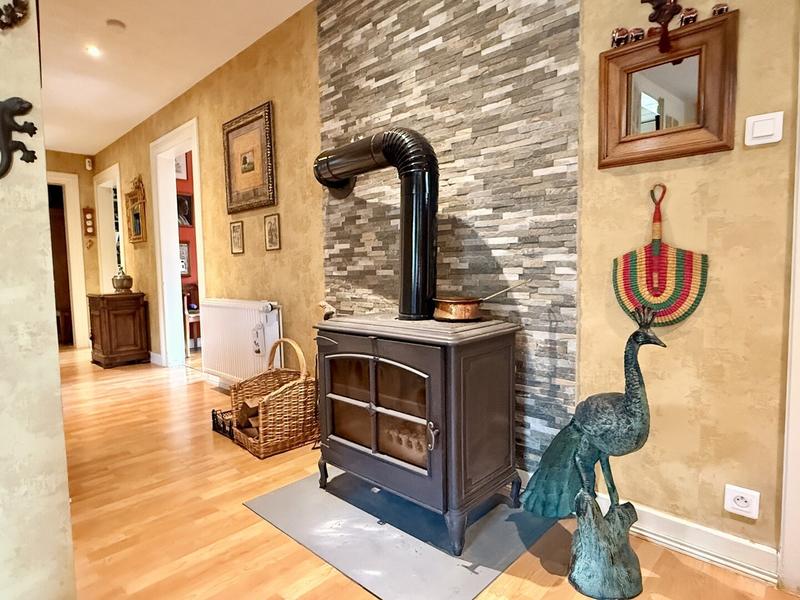 Maison - 252 m² - 11 pièces