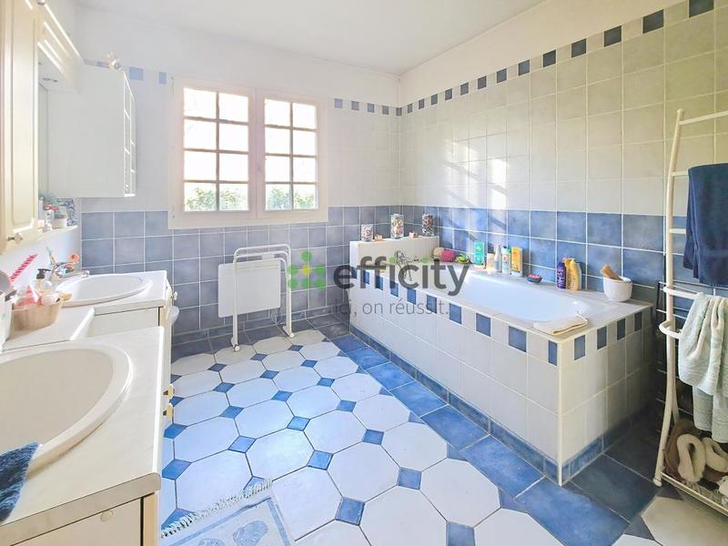 Maison - 160 m² - 6 pièces