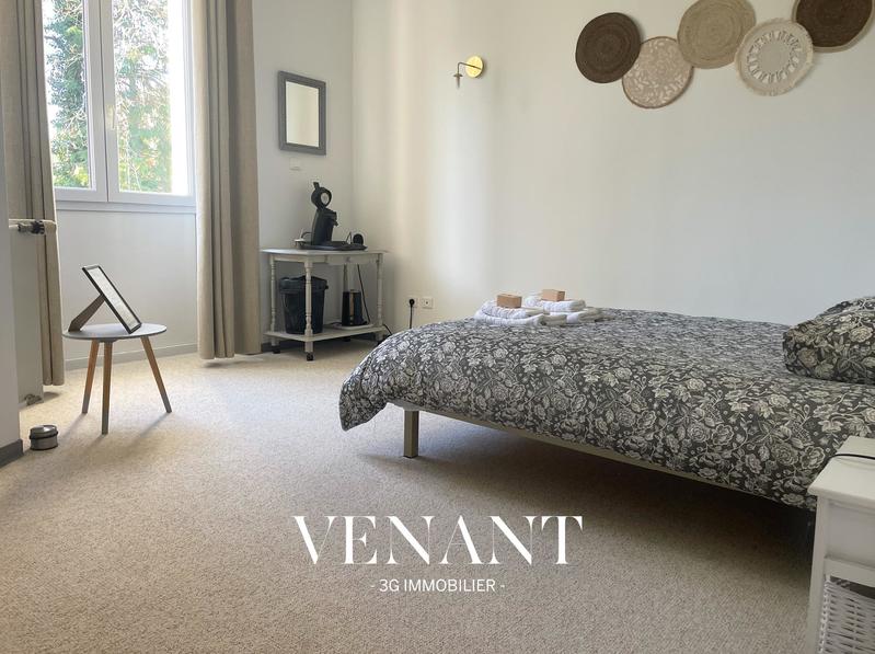 Maison - 260 m² - 9 pièces