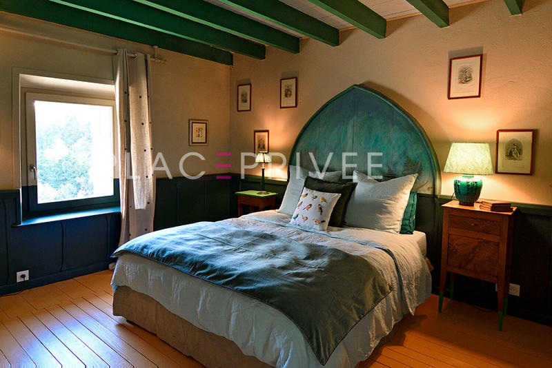 Maison - 300 m² - 11 pièces