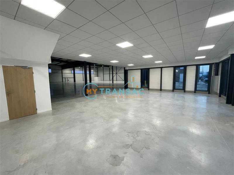 Entrepôt - 1 802 m²