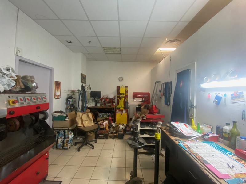 Local commercial - 92 m² - 3 pièces