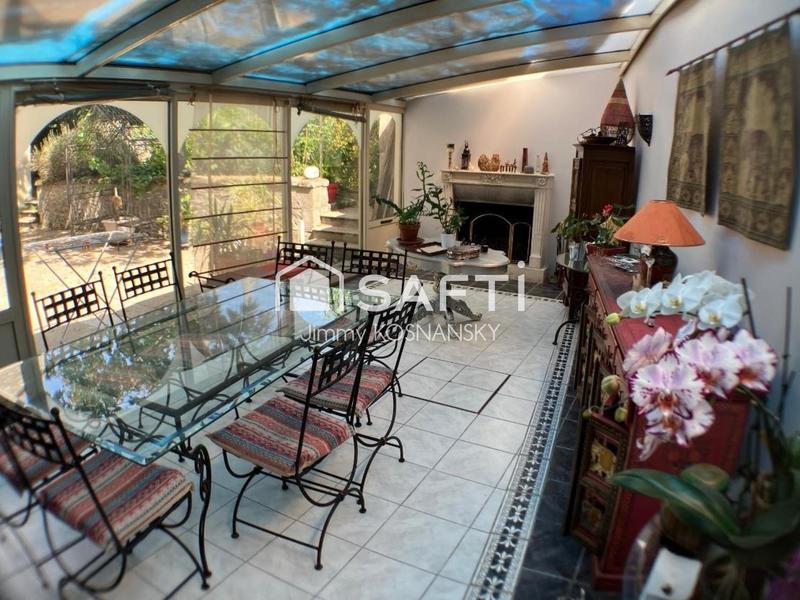 Maison - 247 m² - 7 pièces