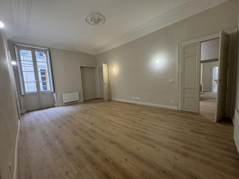 Appartement - 79 m² - 2 pièces