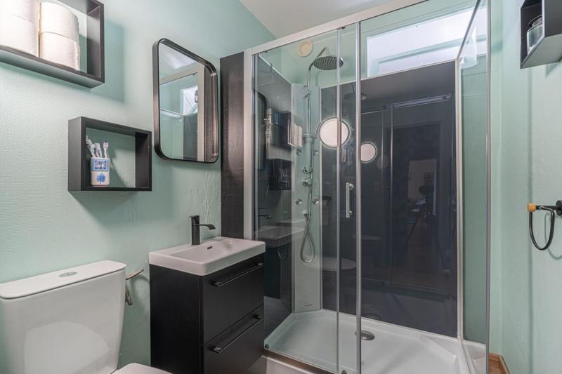 Appartement - 121 m² - 6 pièces