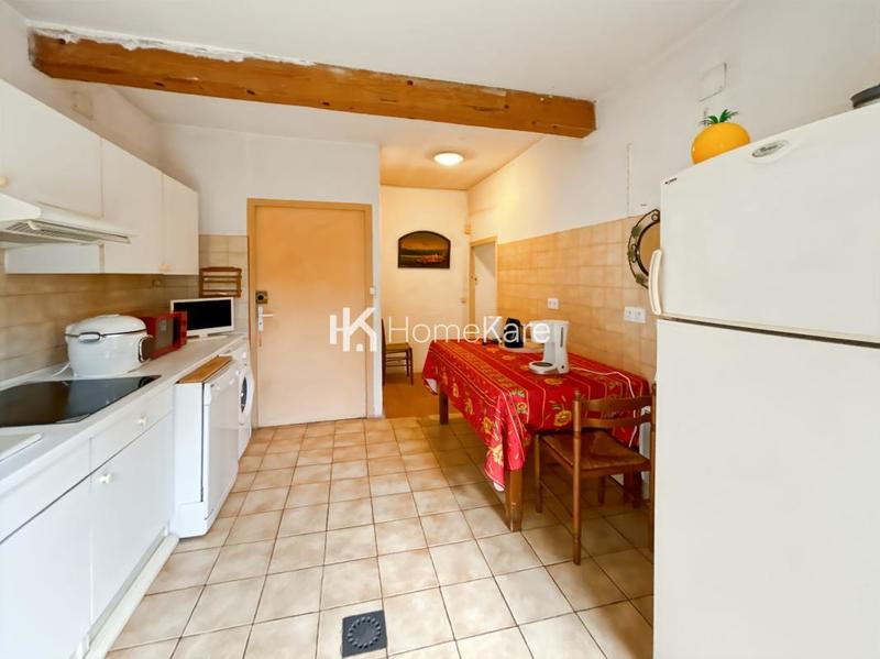 Maison - 330 m² - 8 pièces