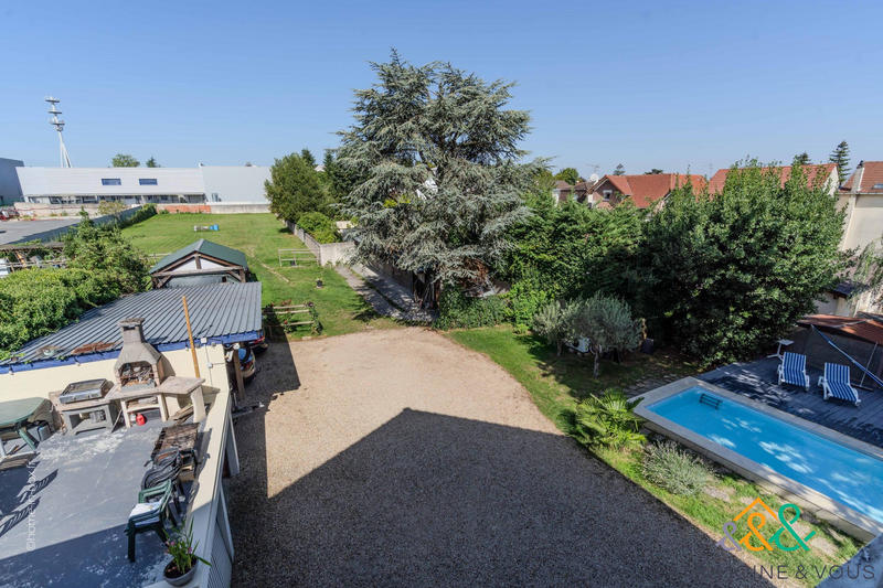 Maison traditionnelle - 150 m² - 7 pièces