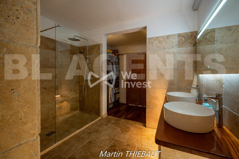 Maison - 200 m² - 6 pièces