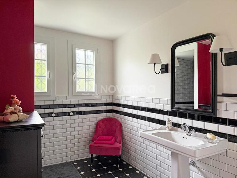 Maison - 190 m² - 6 pièces