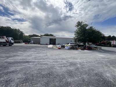Local d'activités - 635 m² - 7 pièces