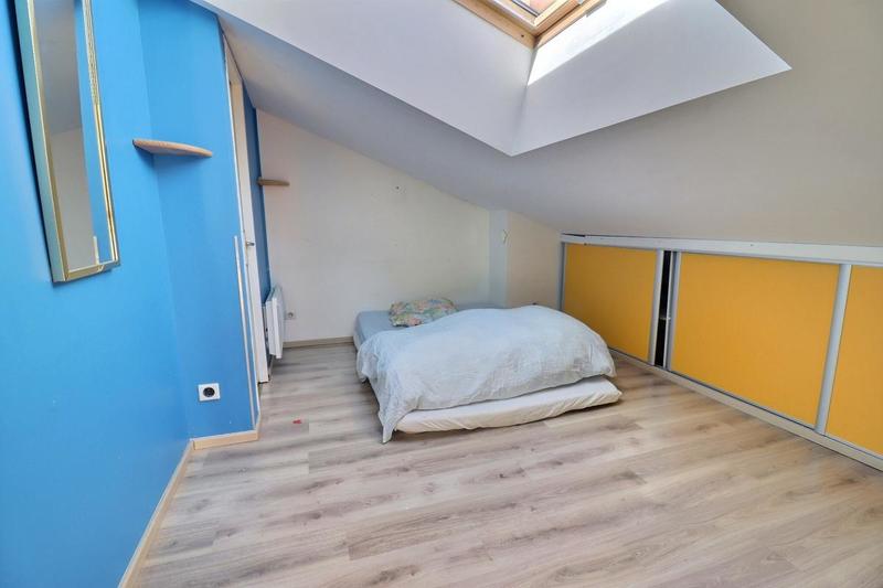 Duplex - 247 m² - 8 pièces