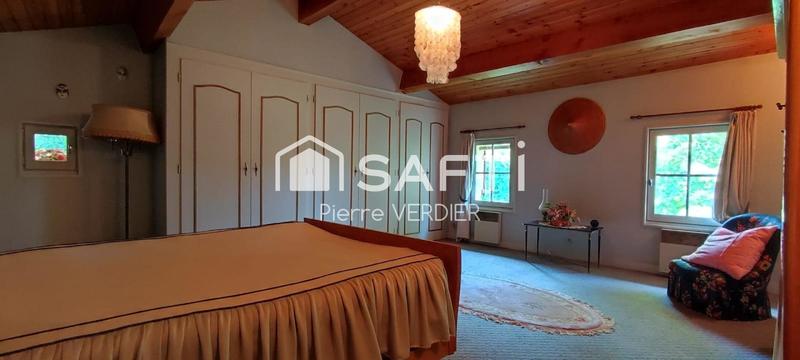 Maison - 255 m² - 8 pièces