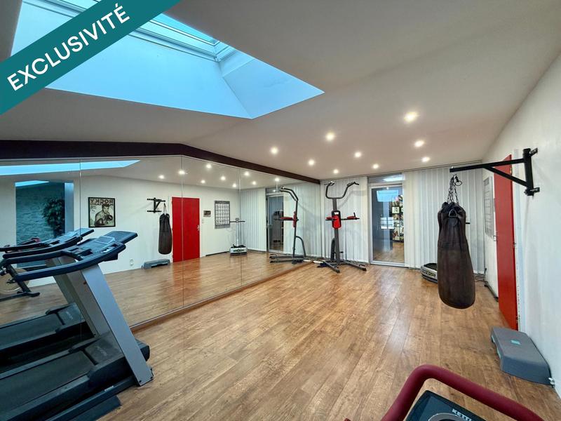 Maison - 346 m² - 10 pièces