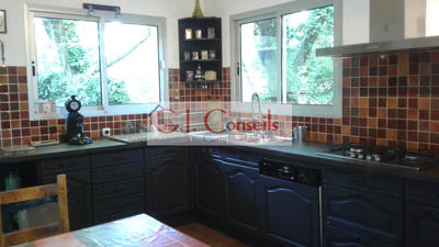 Maison - 260 m² - 9 pièces