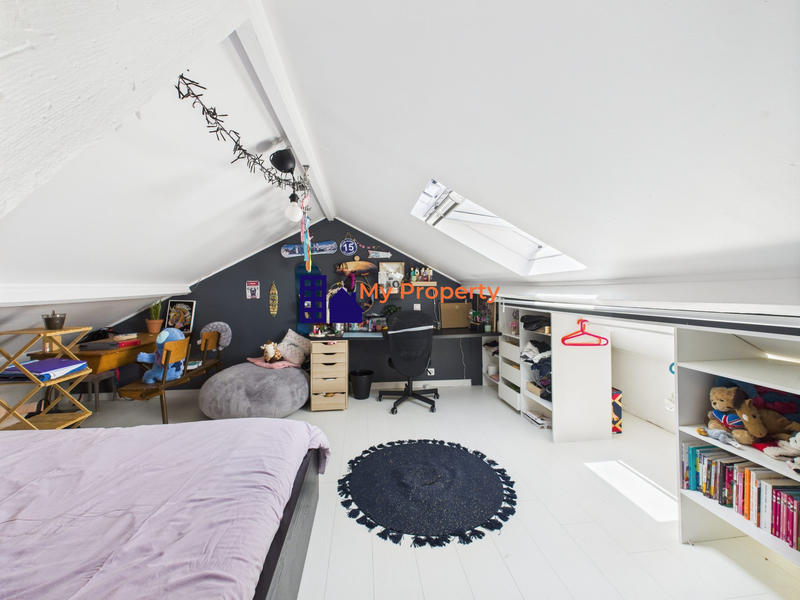 Maison - 147 m² - 10 pièces