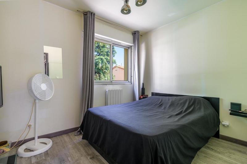 Appartement - 96 m² - 5 pièces