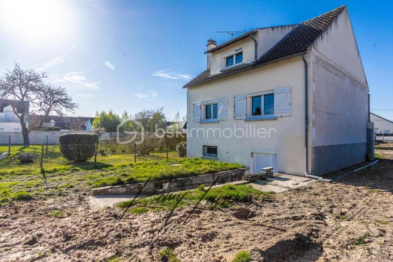 Maison traditionnelle - 95 m² - 4 pièces