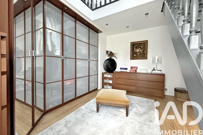 Maison - 215 m² - 5 pièces