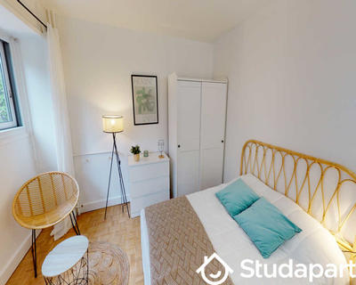Chambre - 120 m² - 1 pièce