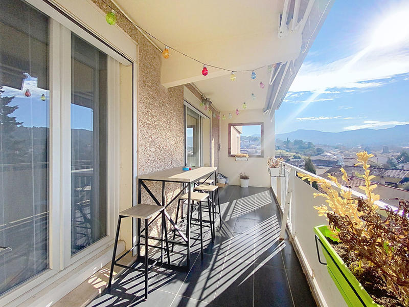 Appartement - 97 m² - 5 pièces