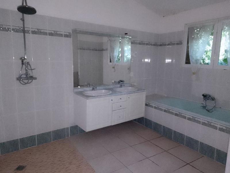 Maison - 258 m² - 10 pièces