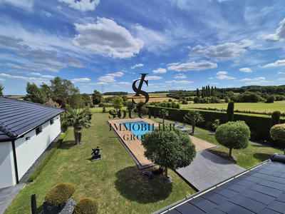 Villa - 265 m² - 10 pièces